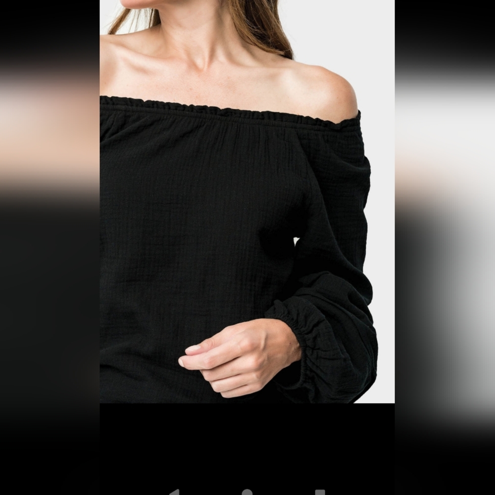 FIRM Gibsonlook Off Shoulder Black Gauze Top
